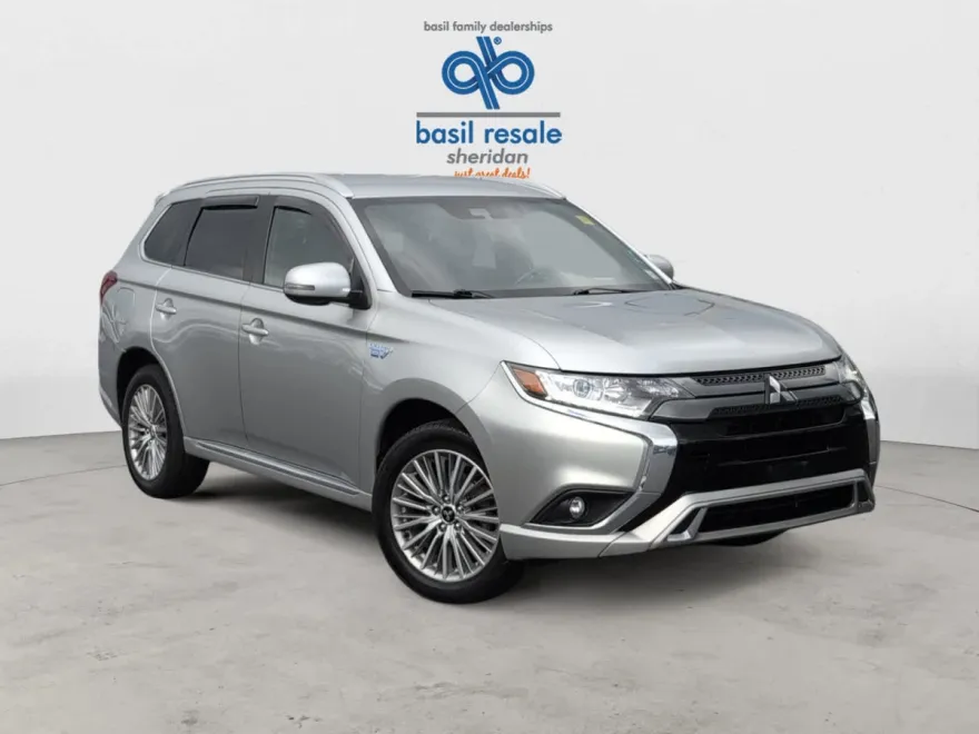 2022 Mitsubishi Outlander SEL S-AWC photo 1