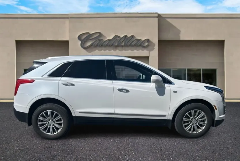 2019 Cadillac XT5 Luxury photo 1