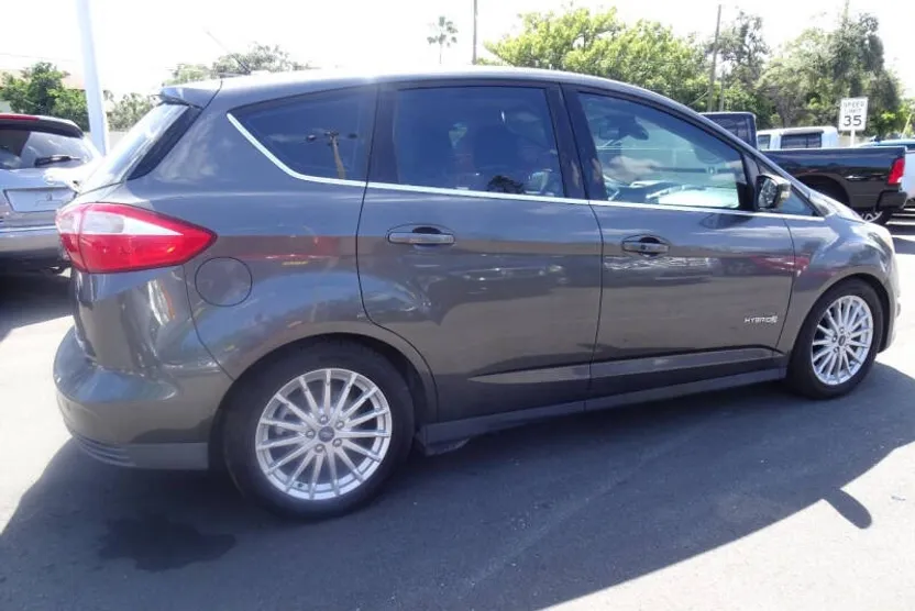 2016 Ford C-Max Hybrid SEL photo 1