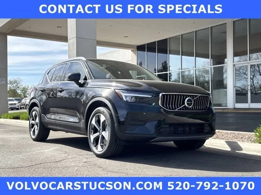 2025 Volvo XC40 Core photo 1