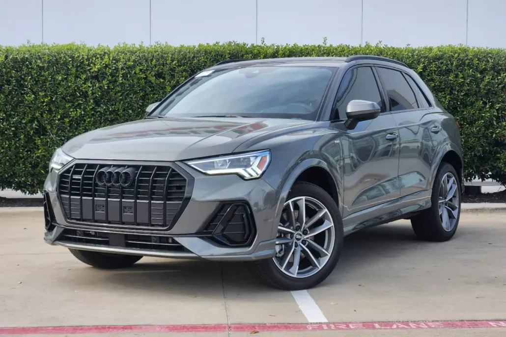 2025 Audi Q3 S line Premium photo 1