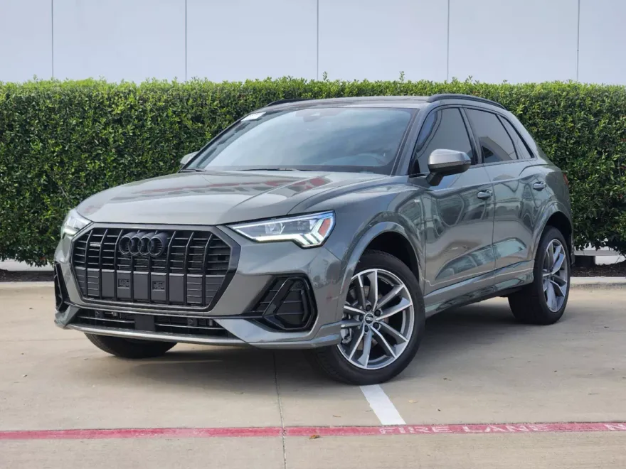 2025 Audi Q3 S line Premium photo 1