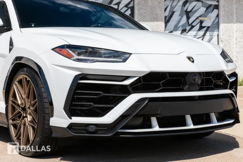 2019 Lamborghini Urus Base photo 1