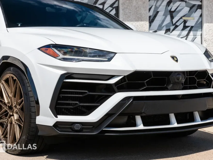 2019 Lamborghini Urus Base photo 1