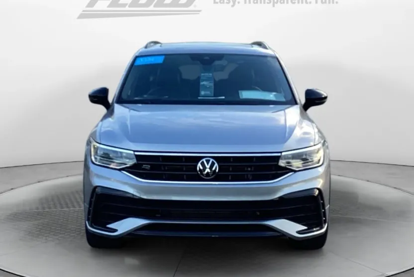 2024 Volkswagen Tiguan SE R-Line Black photo 1