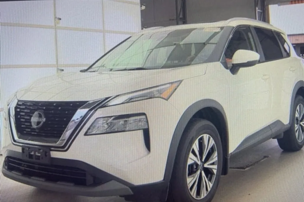 2022 Nissan Rogue SV photo 1