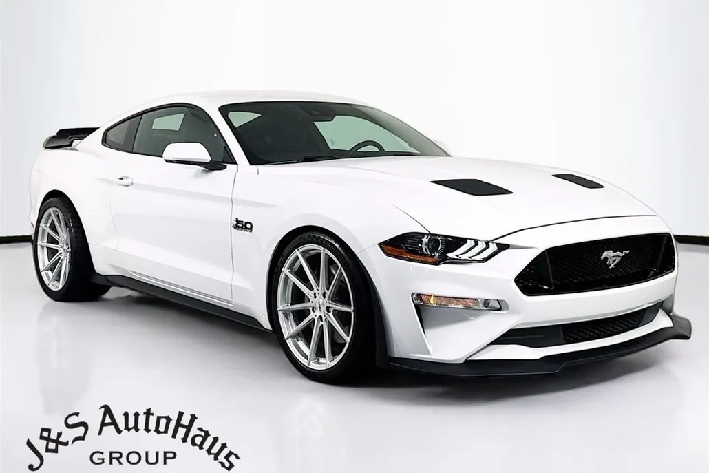 2023 Ford Mustang GT photo 1