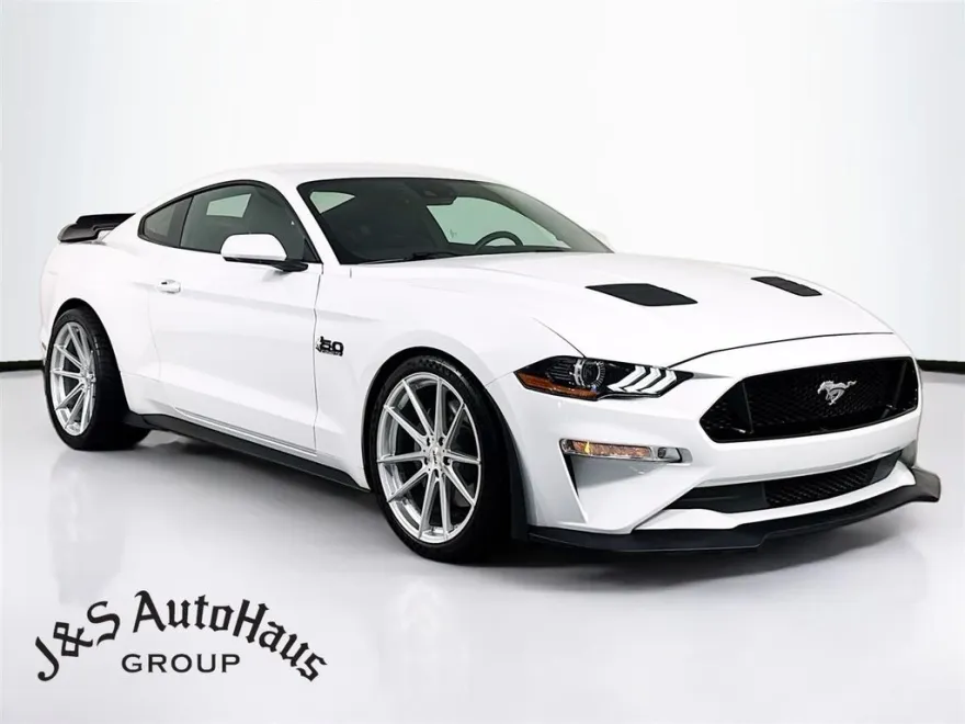 2023 Ford Mustang GT photo 1