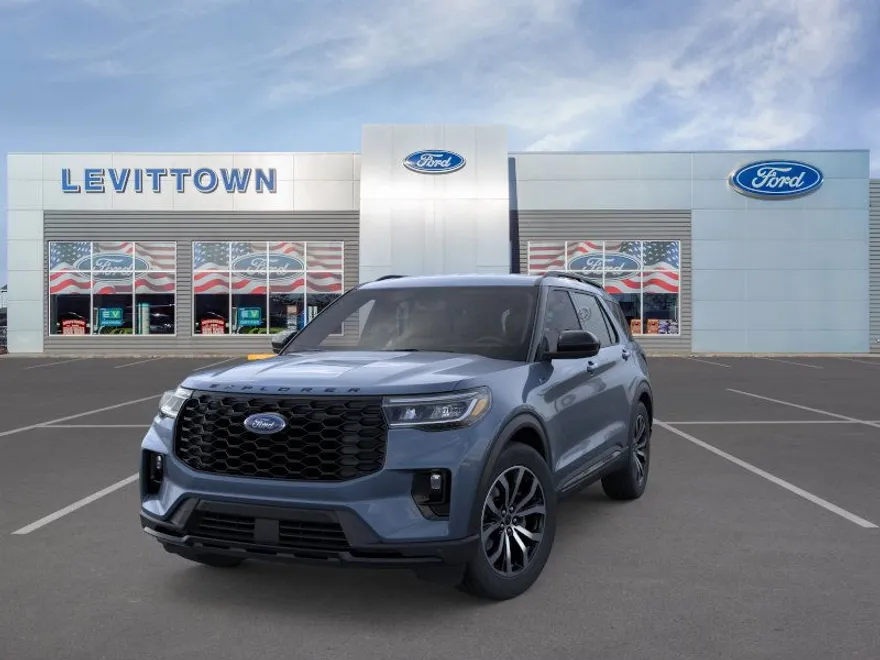 2025 Ford Explorer ST-Line photo 1