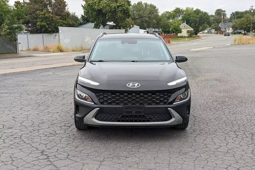 2022 Hyundai Kona SEL photo 1