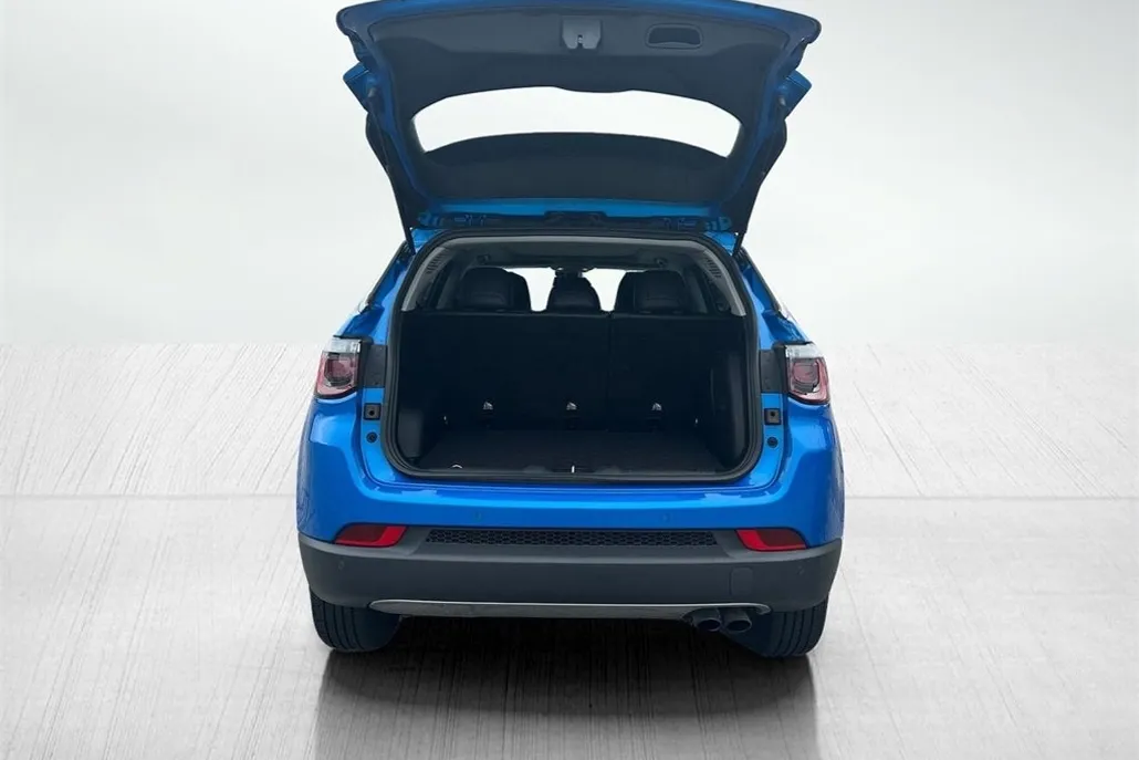 2022 Jeep Compass Limited photo 1