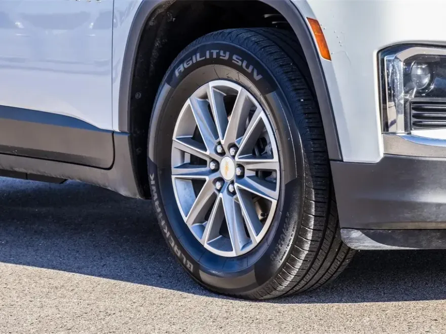 2023 Chevrolet Traverse 1LT photo 1