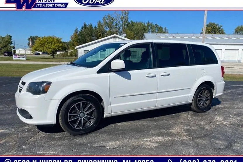 2016 Dodge Grand Caravan R/T photo 1