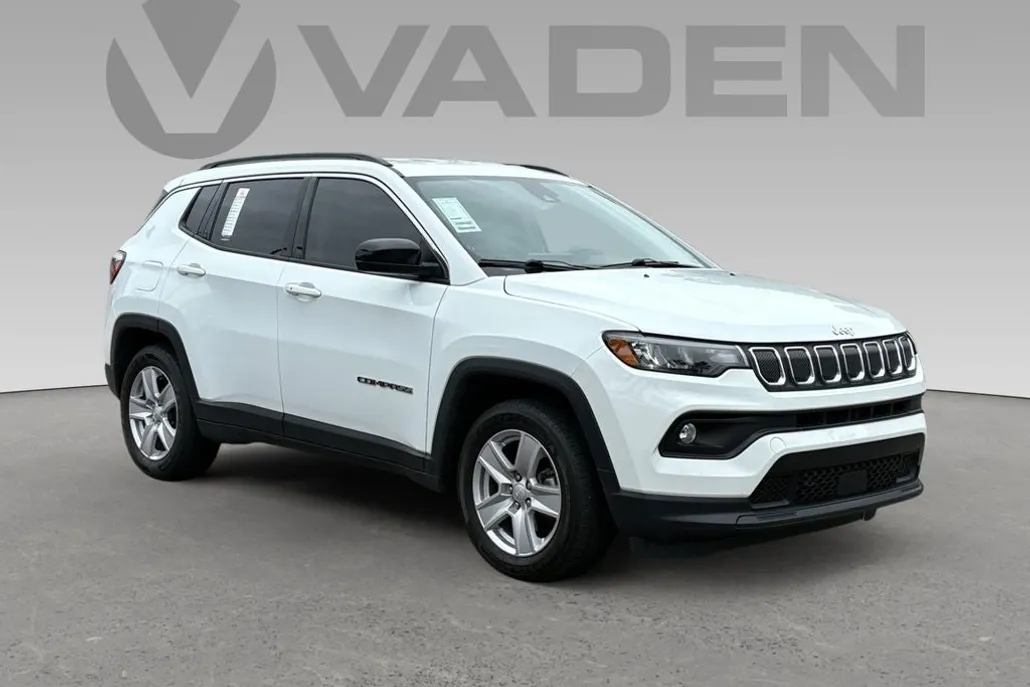 2022 Jeep Compass Latitude photo 1