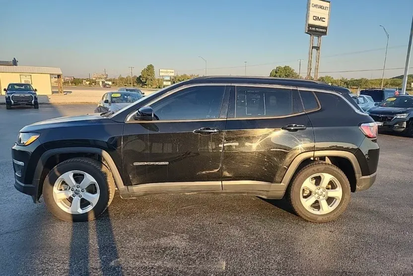2021 Jeep Compass Latitude photo 1