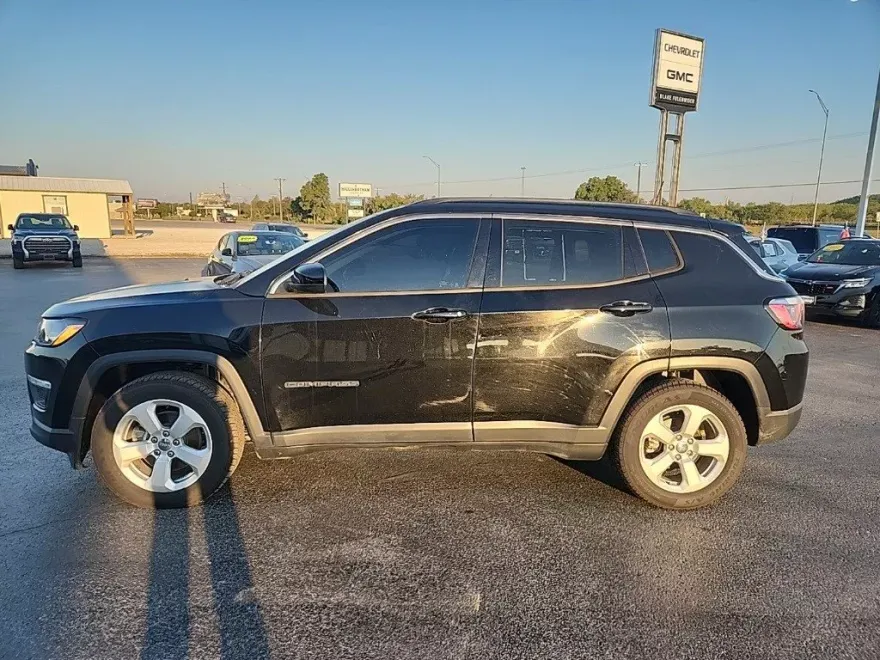 2021 Jeep Compass Latitude photo 1