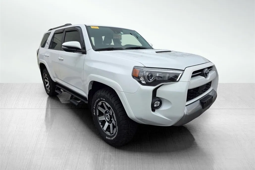 2024 Toyota 4Runner TRD Off-Road Premium photo 1