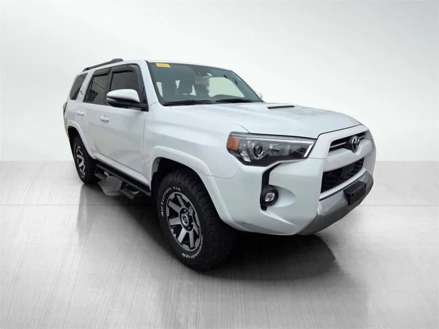 2024 Toyota 4Runner TRD Off-Road Premium photo 1