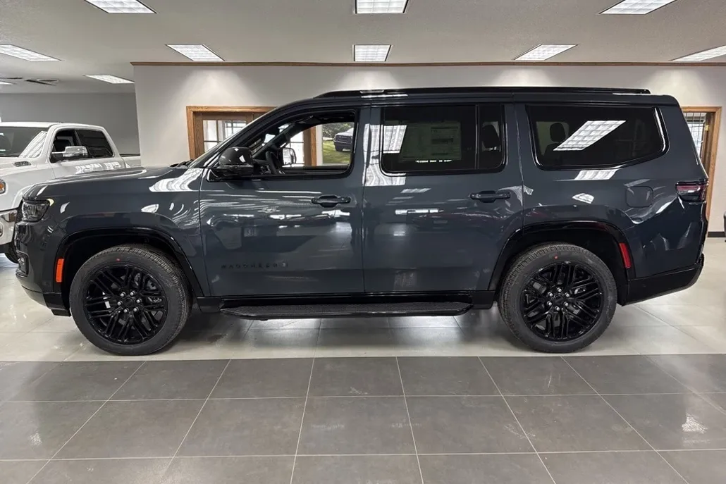 2025 Jeep Wagoneer Carbide photo 1