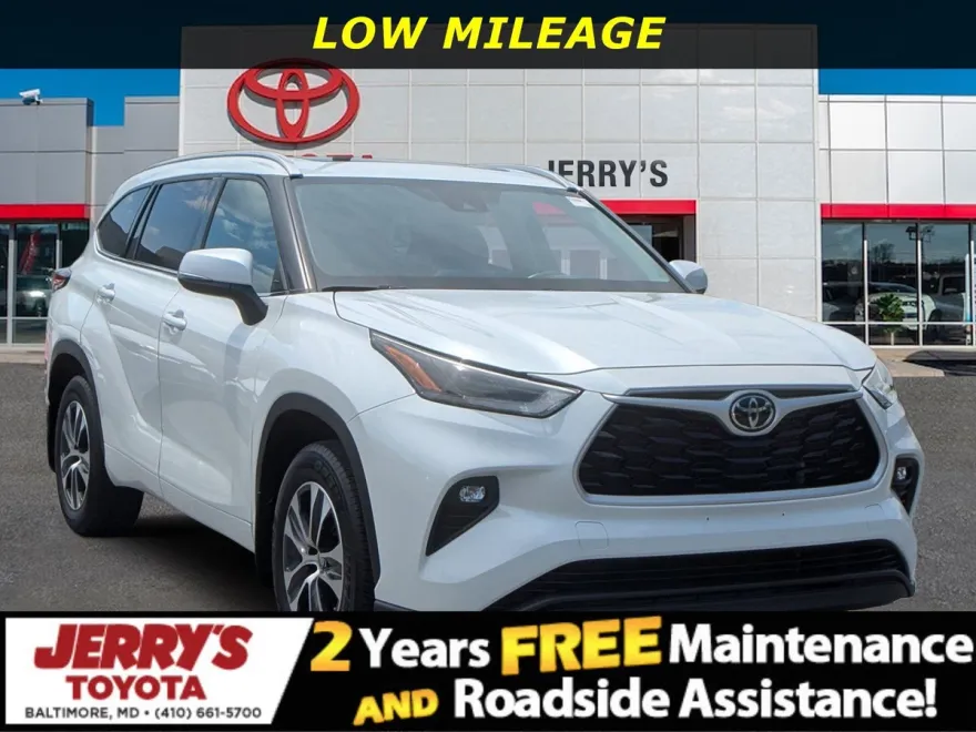 2022 Toyota Highlander XLE photo 1