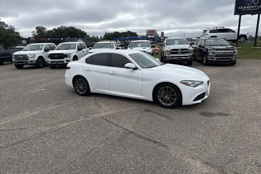 2019 Alfa Romeo Giulia Base photo 1