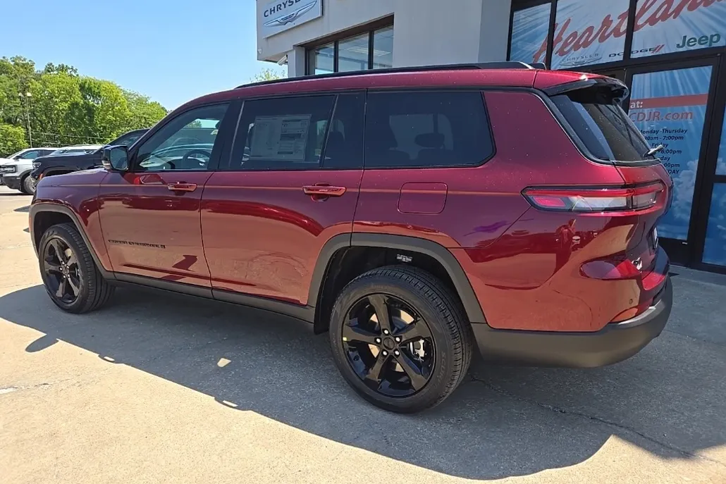 2025 Jeep Grand Cherokee Limited photo 1