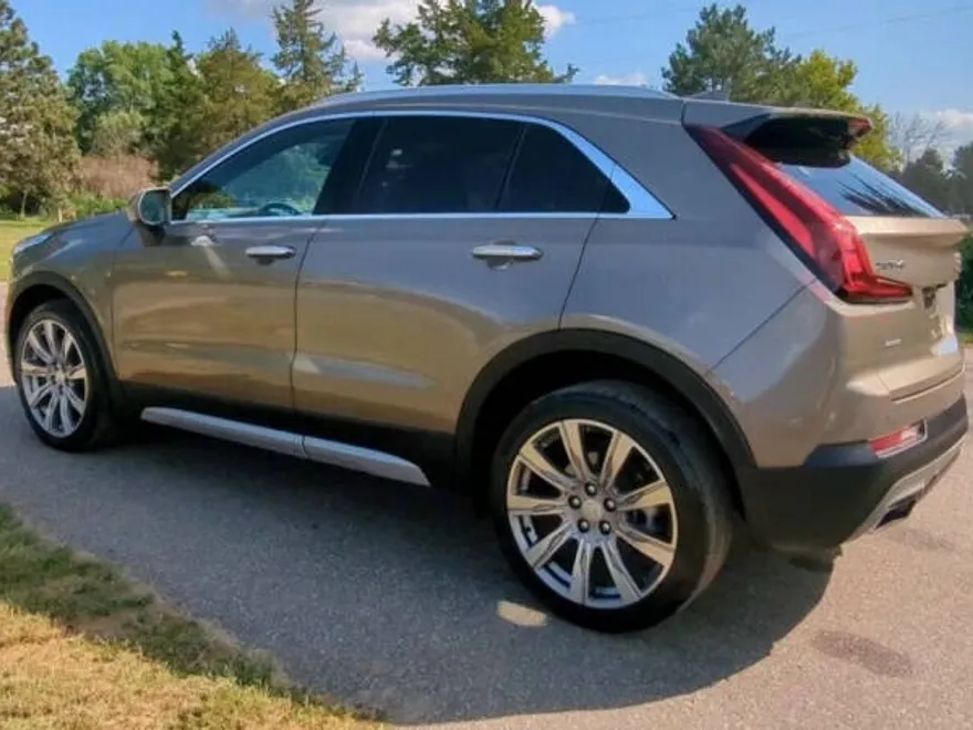 2020 Cadillac XT4 Premium Luxury photo 1