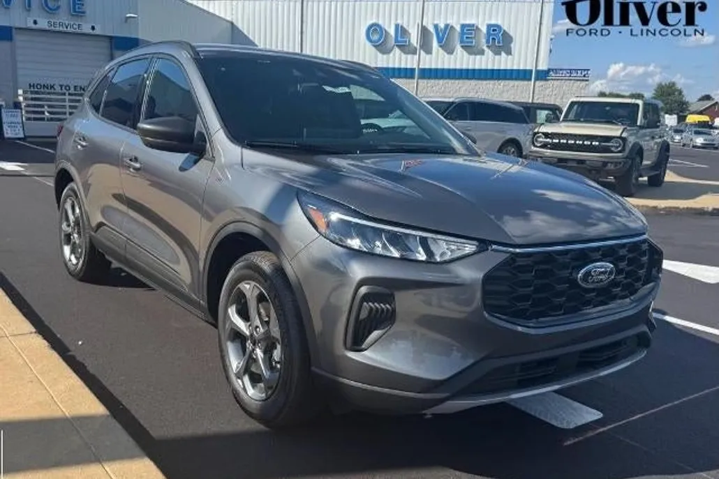 2025 Ford Escape ST-Line photo 1