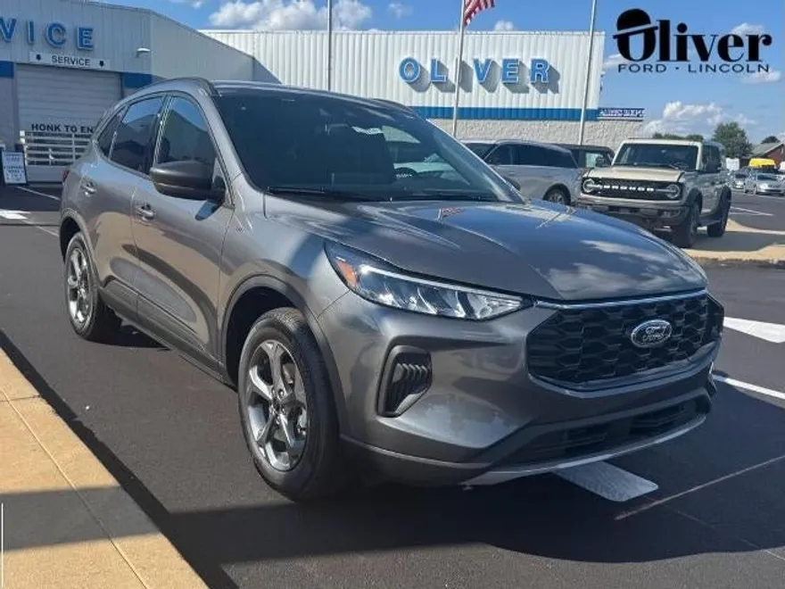 2025 Ford Escape ST-Line photo 1