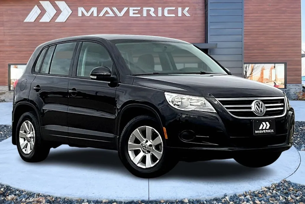 2010 Volkswagen Tiguan S photo 1