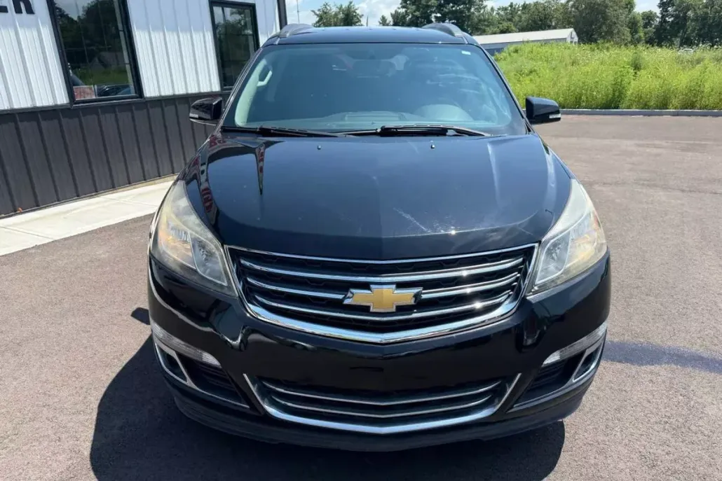 2017 Chevrolet Traverse 1LT photo 1