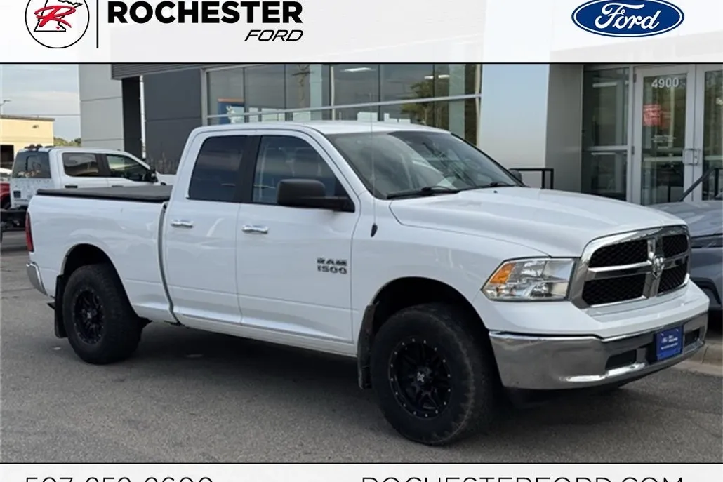 2017 Ram 1500 SLT photo 1