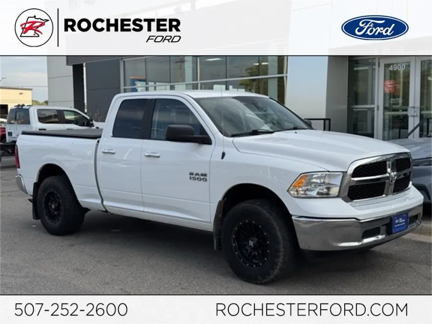2017 Ram 1500 SLT photo 1