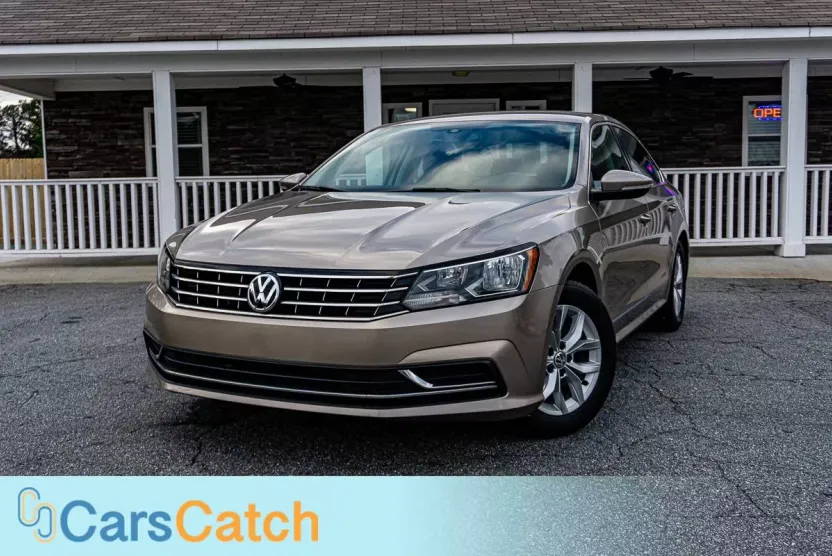 2016 Volkswagen Passat S photo 1