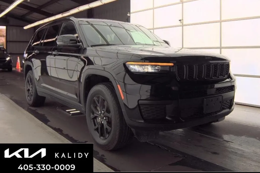 2024 Jeep Grand Cherokee Laredo photo 1