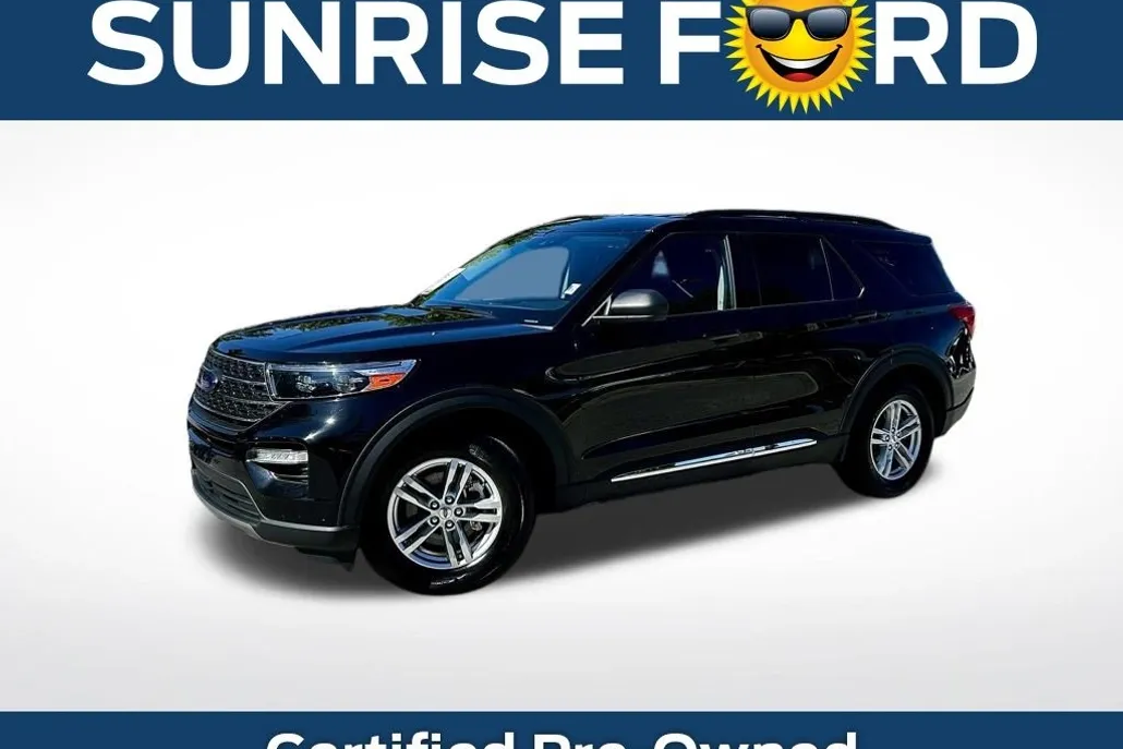 2023 Ford Explorer XLT photo 1