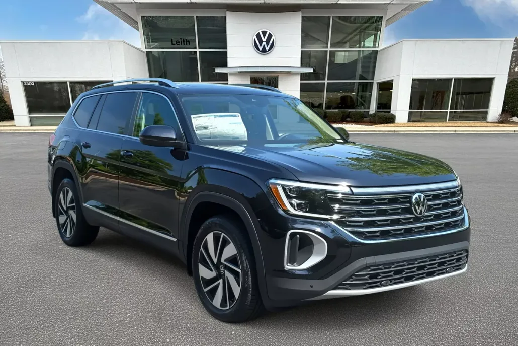 2025 Volkswagen Atlas SEL photo 1