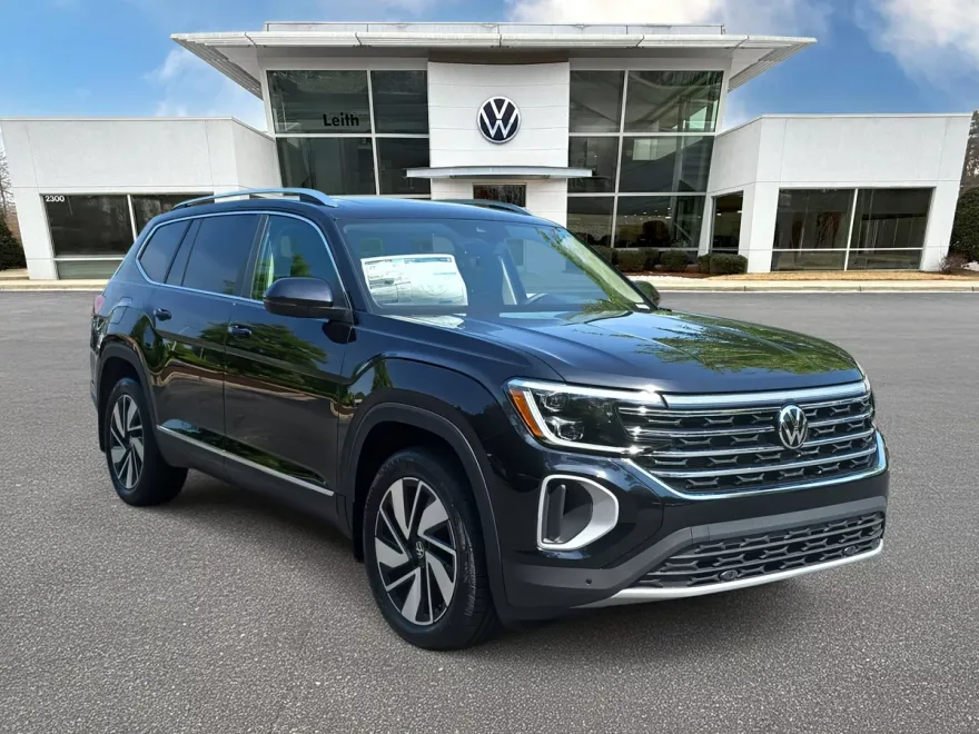 2025 Volkswagen Atlas SEL photo 1