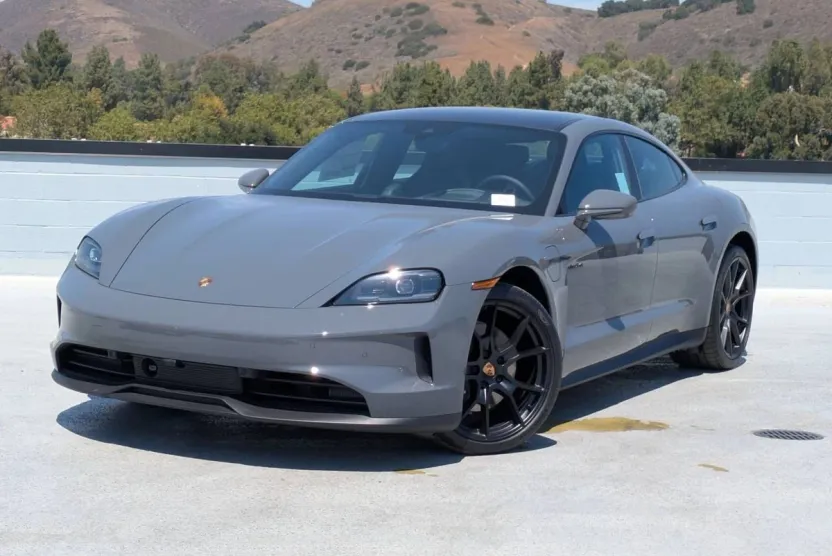 2025 Porsche Taycan 4 photo 1