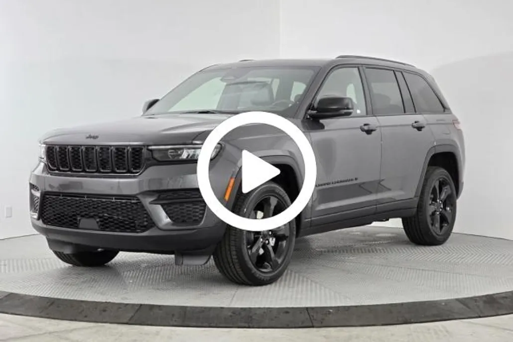 2025 Jeep Grand Cherokee Laredo Altitude photo 1