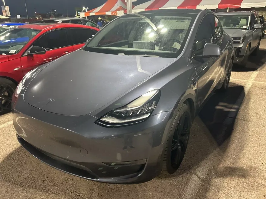2021 Tesla Model Y Long Range photo 1