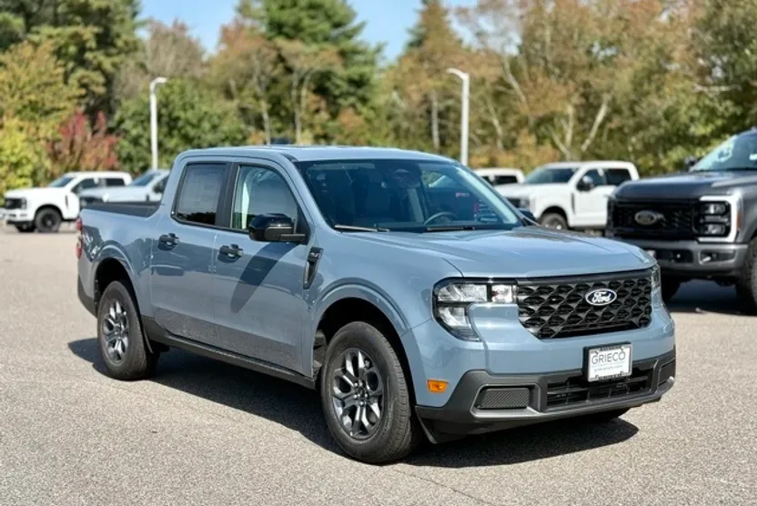 2025 Ford Maverick XLT photo 1