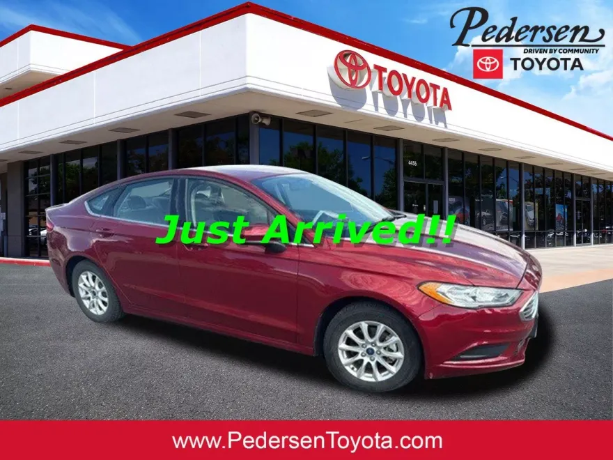 2018 Ford Fusion S photo 1