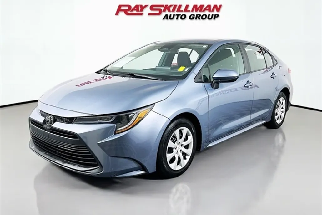 2023 Toyota Corolla LE photo 1