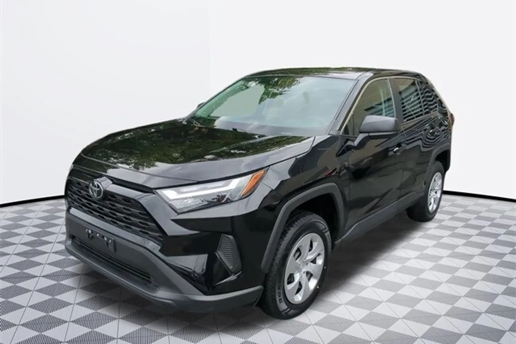 2024 Toyota RAV4 LE photo 1