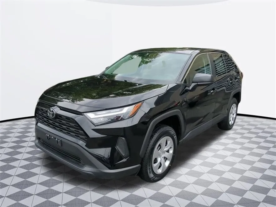 2024 Toyota RAV4 LE photo 1