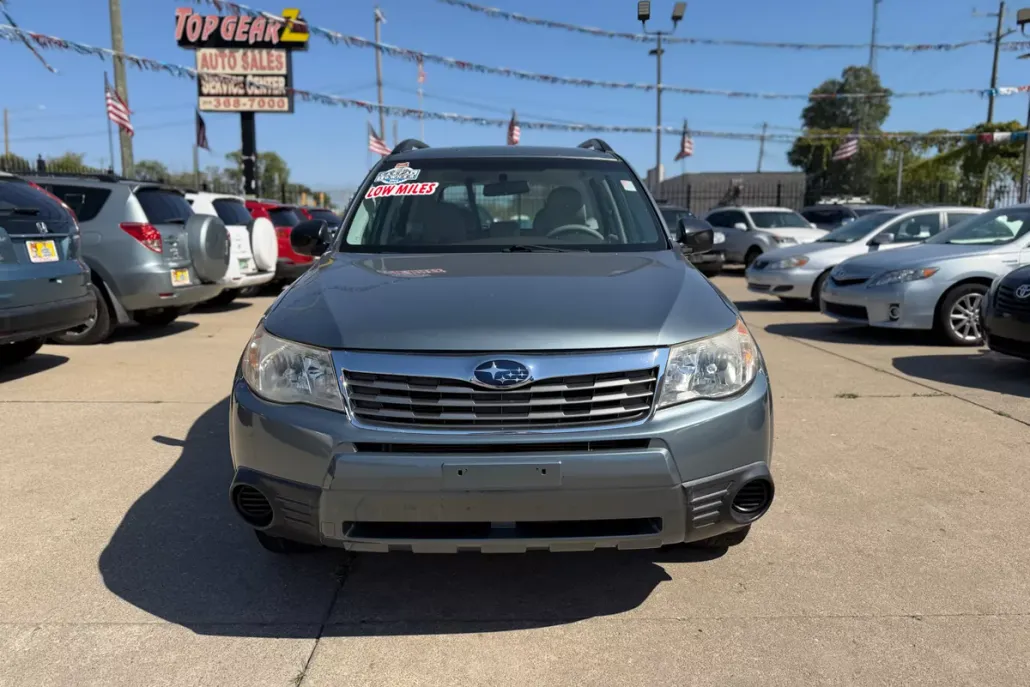 2010 Subaru Forester photo 1