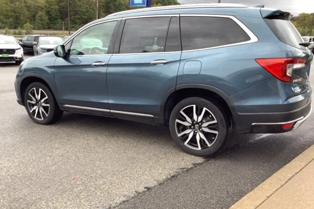 2021 Honda Pilot Touring photo 1