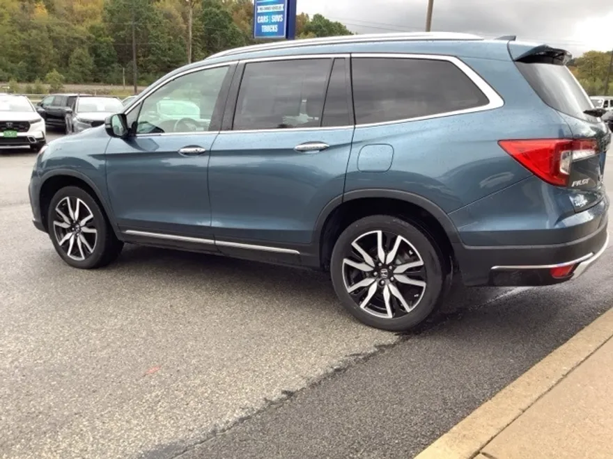 2021 Honda Pilot Touring photo 1