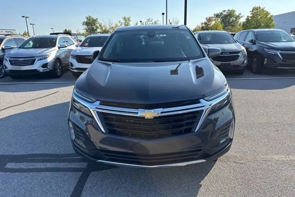 2022 Chevrolet Equinox LT photo 1